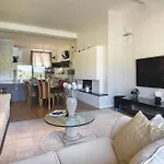 Вілла Contessa Del Mar In For 7 People Only 200 Meters From The & Pet Friendly Пула
