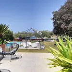 Contessa Del Mar In For 7 People Only 200 Meters From The & Pet Friendly Вілла