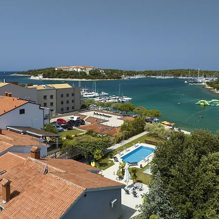 Contessa Del Mar In For 7 People Only 200 Meters From The & Pet Friendly *