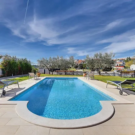 Contessa Del Mar In For 7 People Only 200 Meters From The & Pet Friendly *
