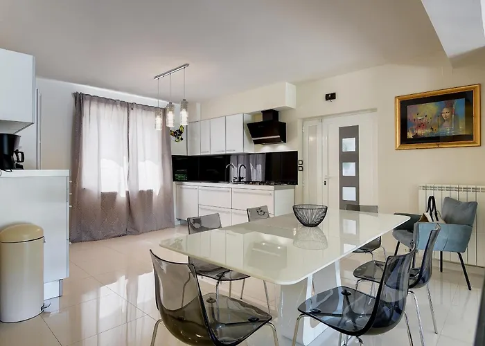 Villa Contessa Del Mar In For 7 People Only 200 Meters From The & Pet Friendly *