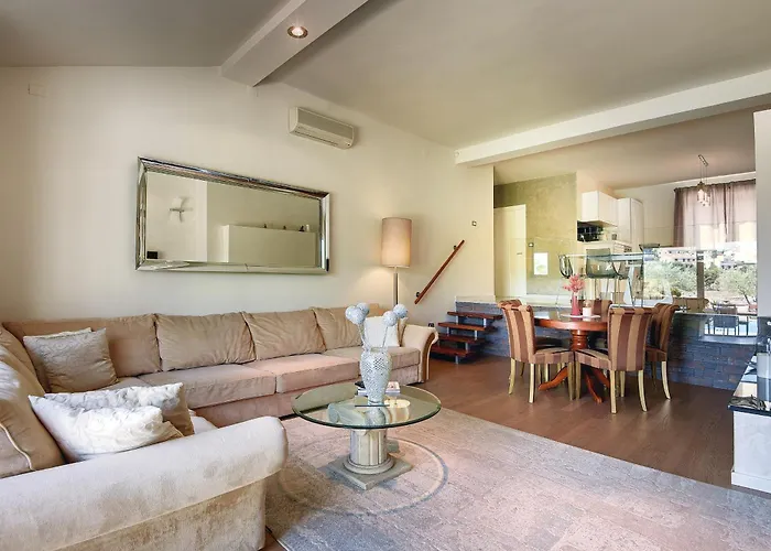 Contessa Del Mar In For 7 People Only 200 Meters From The & Pet Friendly Βίλα