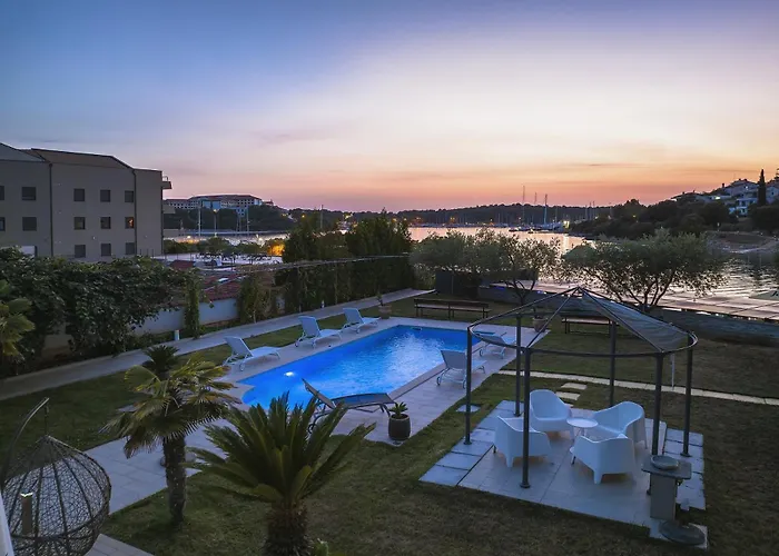Contessa Del Mar In For 7 People Only 200 Meters From The & Pet Friendly Βίλα