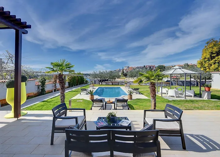 Villa Contessa Del Mar In For 7 People Only 200 Meters From The & Pet Friendly