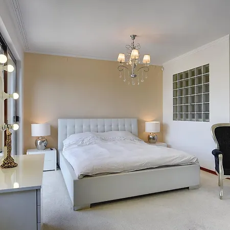 Contessa Del Mar In For 7 People Only 200 Meters From The & Pet Friendly