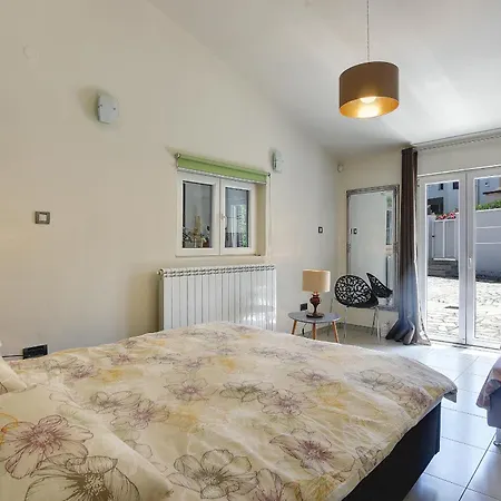 Contessa Del Mar In For 7 People Only 200 Meters From The & Pet Friendly فيلة