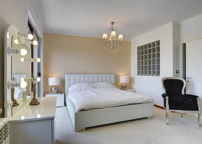 Contessa Del Mar In For 7 People Only 200 Meters From The & Pet Friendly