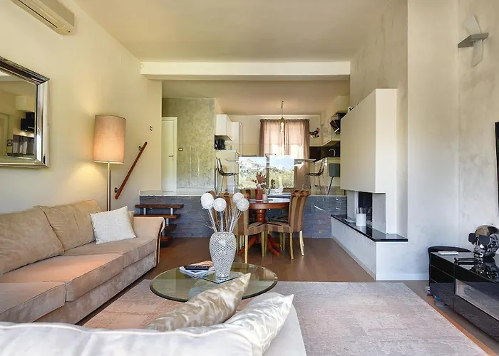 Contessa Del Mar In For 7 People Only 200 Meters From The & Pet Friendly * Pula