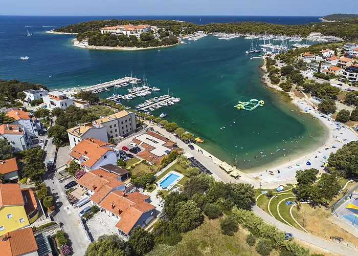 Contessa Del Mar In For 7 People Only 200 Meters From The & Pet Friendly Villa *