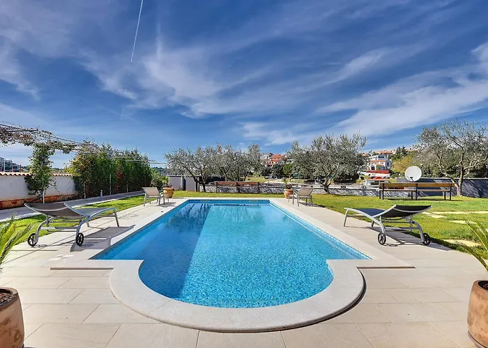 Contessa Del Mar In For 7 People Only 200 Meters From The & Pet Friendly *