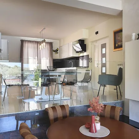 Villa Contessa Del Mar In For 7 People Only 200 Meters From The & Pet Friendly *