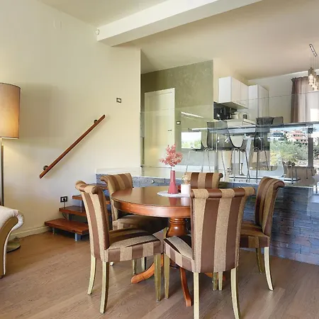 Contessa Del Mar In For 7 People Only 200 Meters From The & Pet Friendly Vila