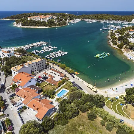 Contessa Del Mar In For 7 People Only 200 Meters From The & Pet Friendly Villa *